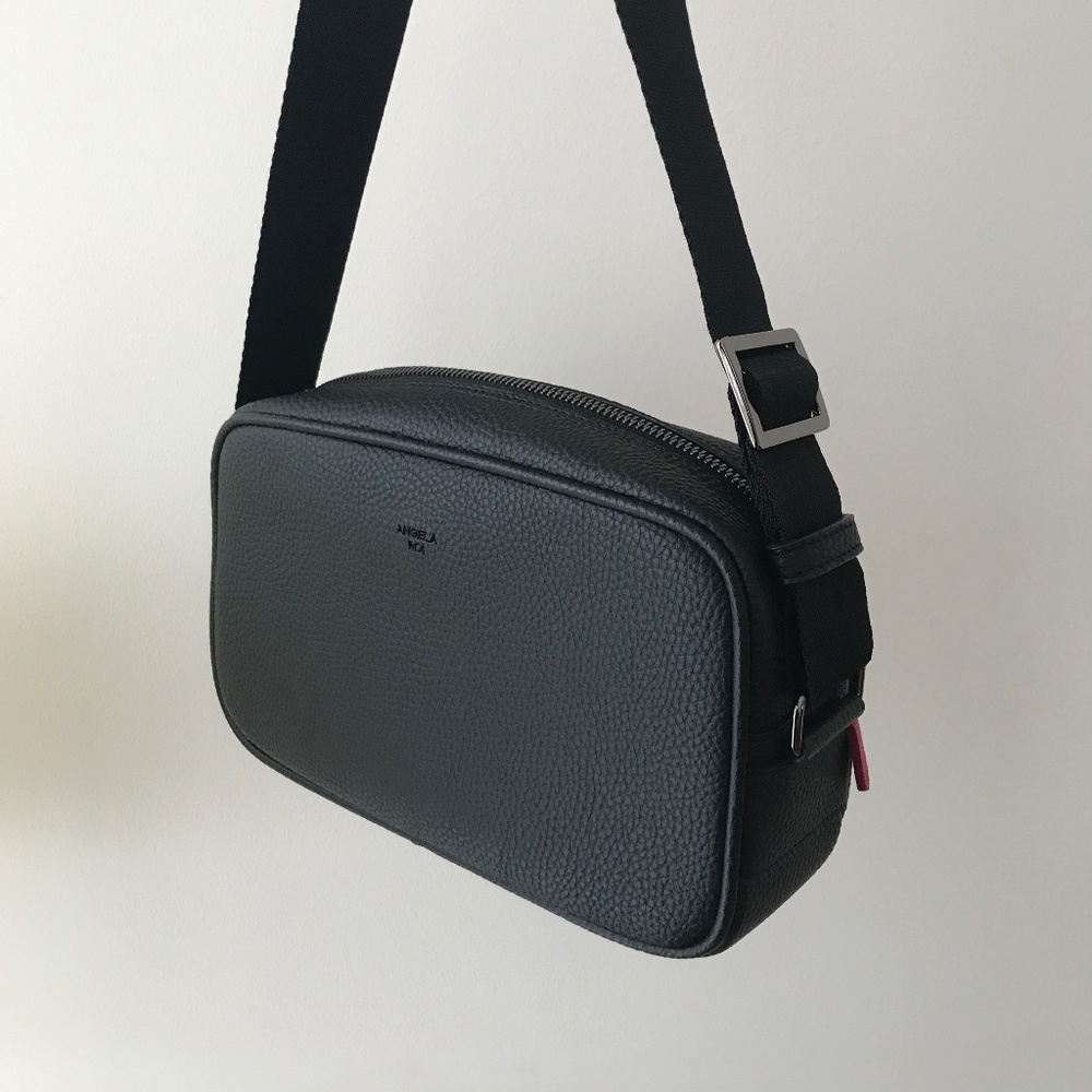Angela Roi Grace Sport Crossbody (Signet) - Black